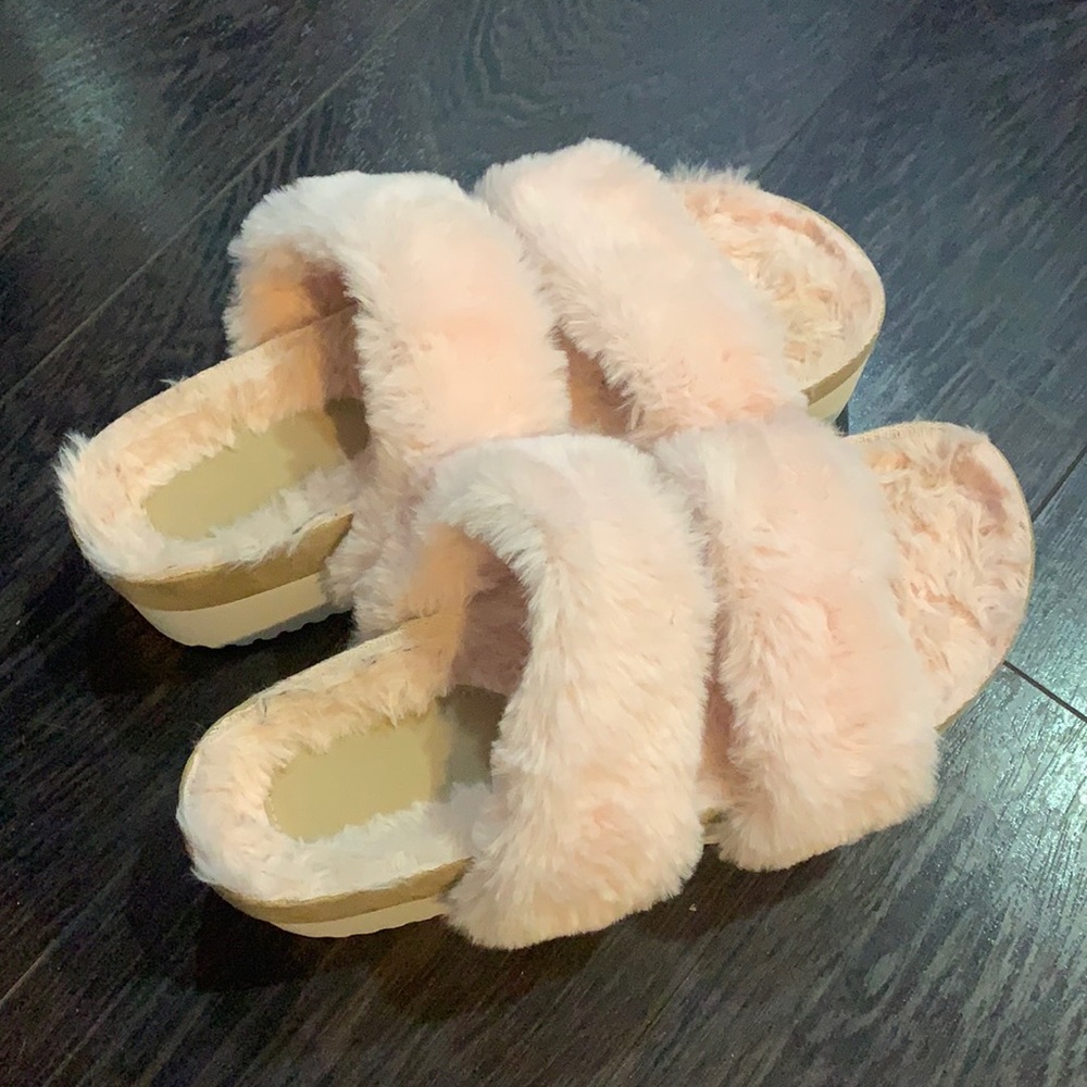 Madden girl furbeee platform slippers